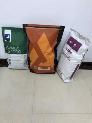 Μέθοδος εκτύπωσης Flexo 25kg τσάντες χαρτιού με τσιμπήματα αποδέχεται προσαρμοσμένη χωρητικότητα